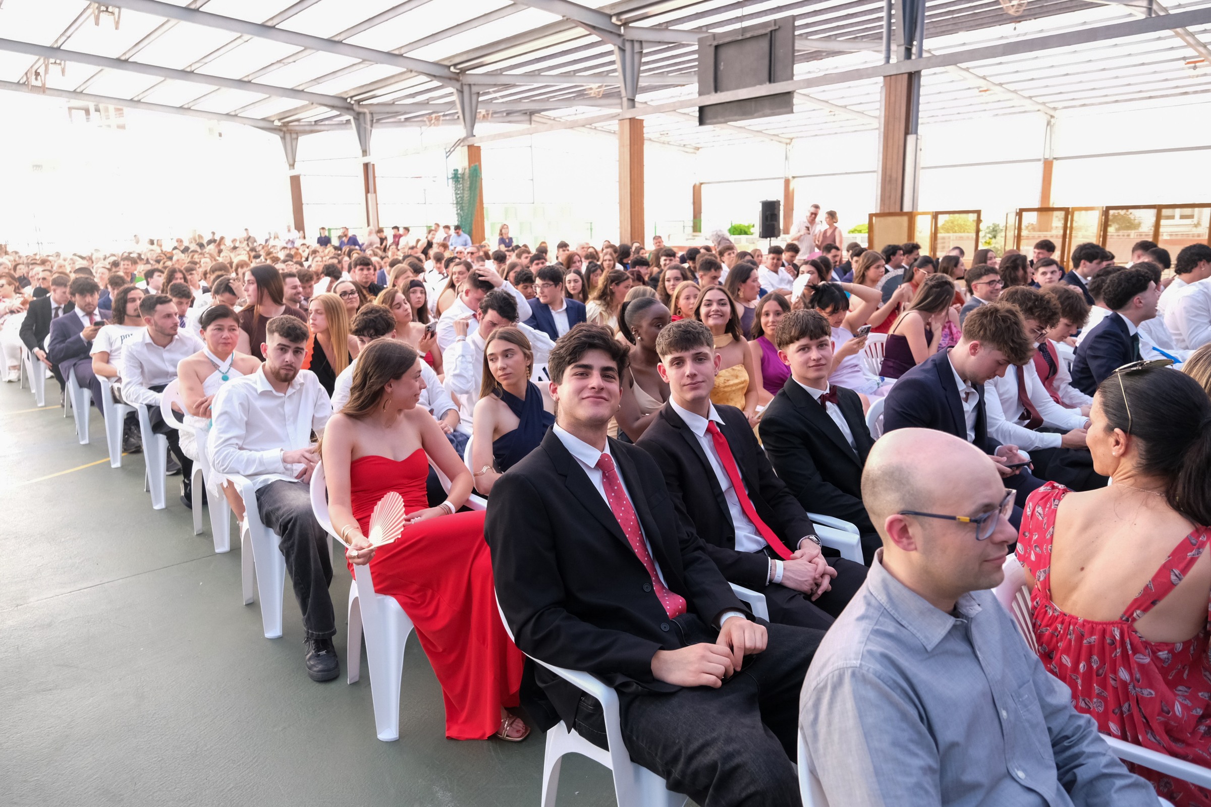Alumnado de ciclos durante graduación
