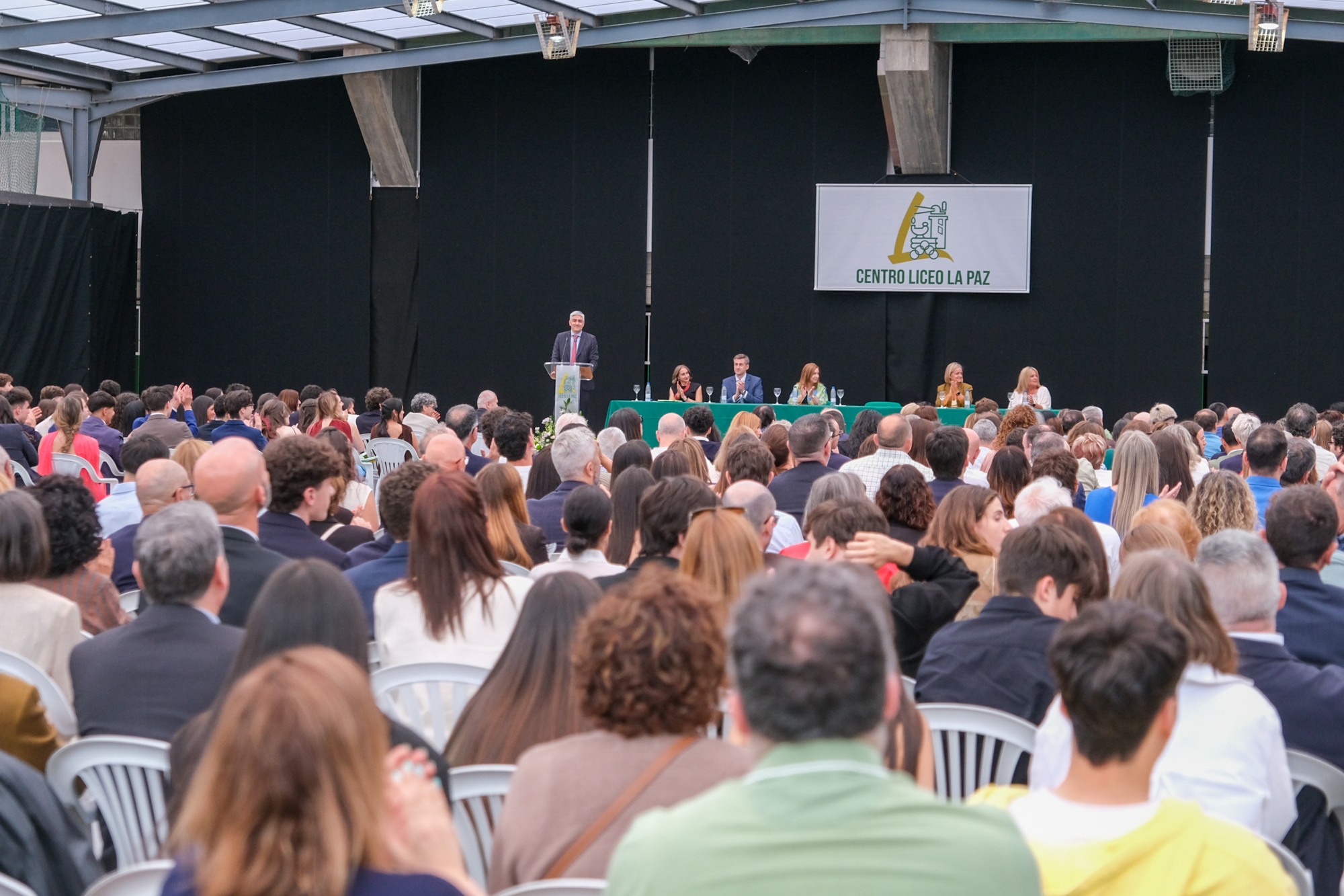 Vista general de acto de graduación